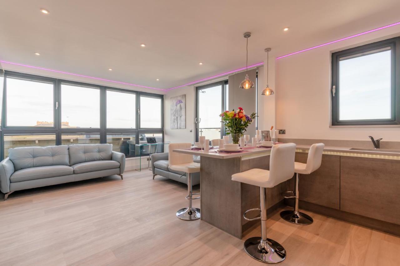 Central Penthouse With Hot Tub & Views 22 Челтнем Екстер'єр фото