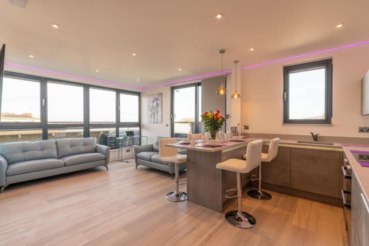 Central Penthouse With Hot Tub & Views 22 Челтнем Екстер'єр фото